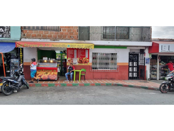 Casa barrio Terron Colorado sobre avenida principal – Cali