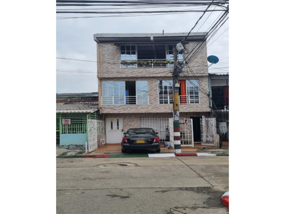 Casa de 3 pisos independientes en el barrio San Luisito – Cali