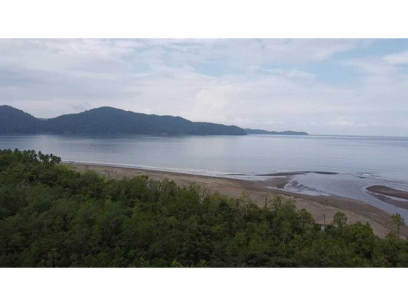 Espectaculares lotes en condominio zona de playa – Bahía Solano