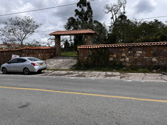 VENDO EXCELENTE LOTE COMERCIAL O RESIDENCIAL CERCA AL C.C. MESA MALL – Mesa De Los Santos