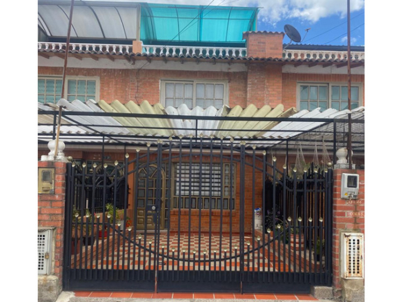 CAJICA CASA AMPLIA EXTERIOR – El Misterio