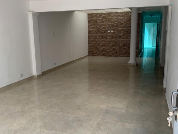 Casa bien ubicada en el barrio Alférez Real