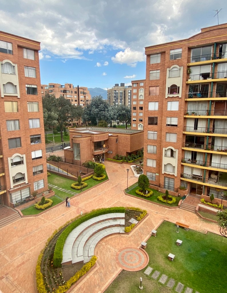 Apartamento en Parque Barcelona CIUDAD SALITRE súper iluminado y remodelado