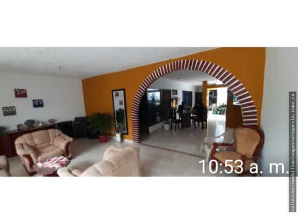 Casa Contigua al Parque Central