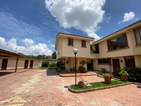 Casa en venta en San José de Bavaria, Conjunto Rembranth II