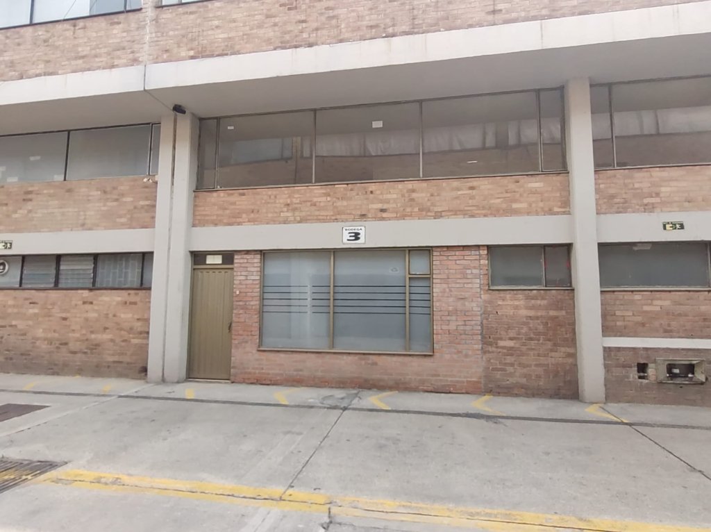Bodega Casucentro, dirección Autopista Sur
