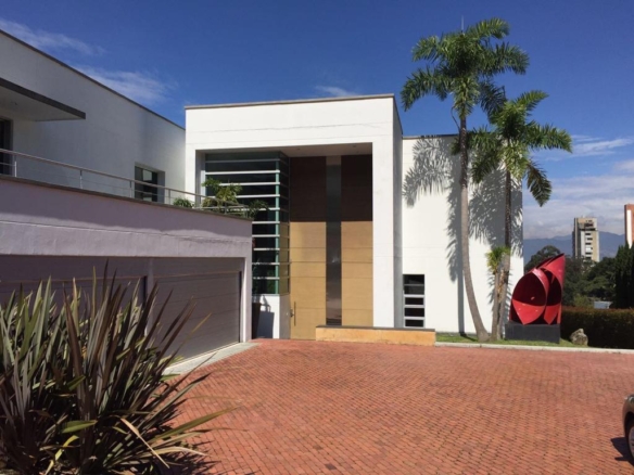 Casa en el Poblado, con Lote adjunto, sector Los Balsos
