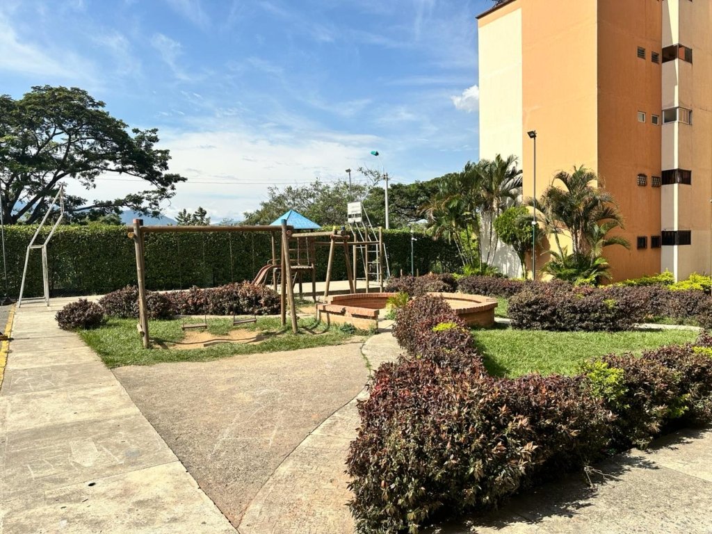 Apartamento en el barrio Brisas de los Alamos