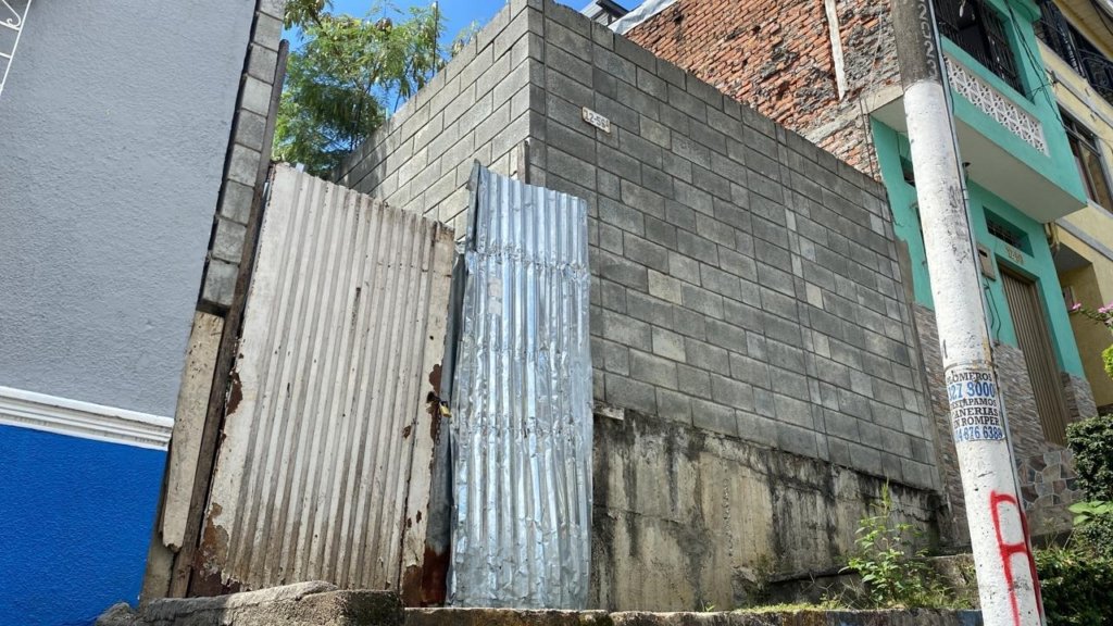 Casa en Construcción en el Barrio San Antonio