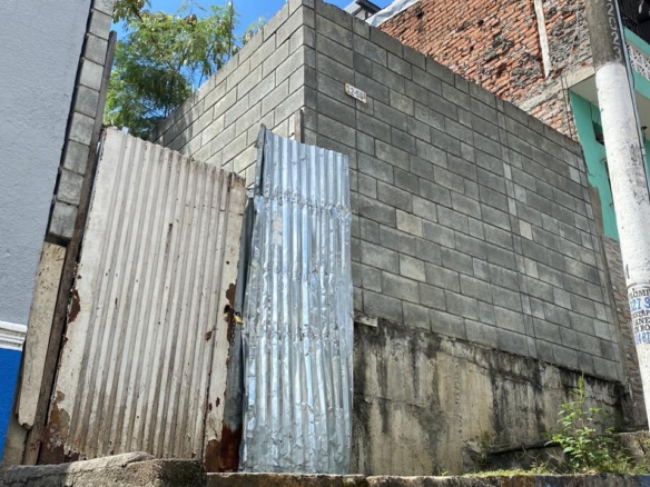 Casa en Construcción en el Barrio San Antonio