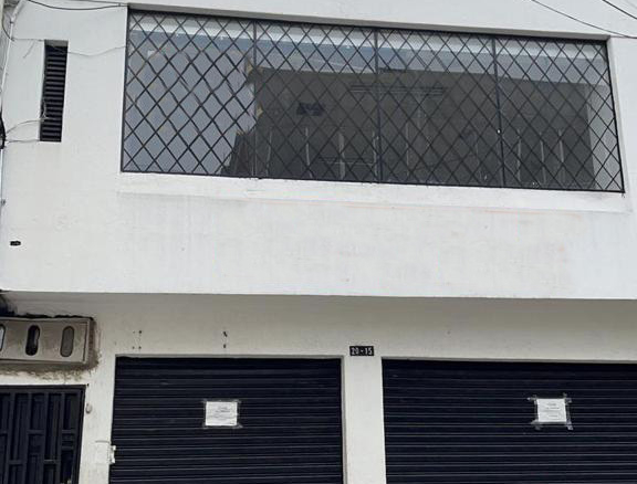 Propiedad comercial de 2 plantas, en el barrio San Nicolas