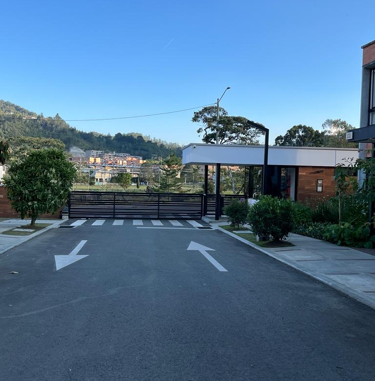 Casa de 2 plantas en Unidad Danza del Campo en El Retiro, Antioquia