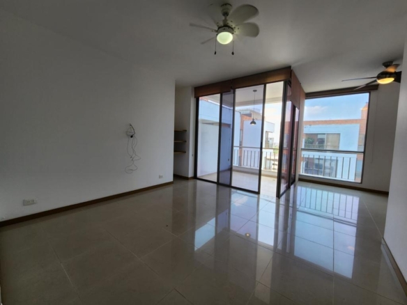 Apartamento Estilo Penthouse en Condominio Albatross Ciudad Jardin