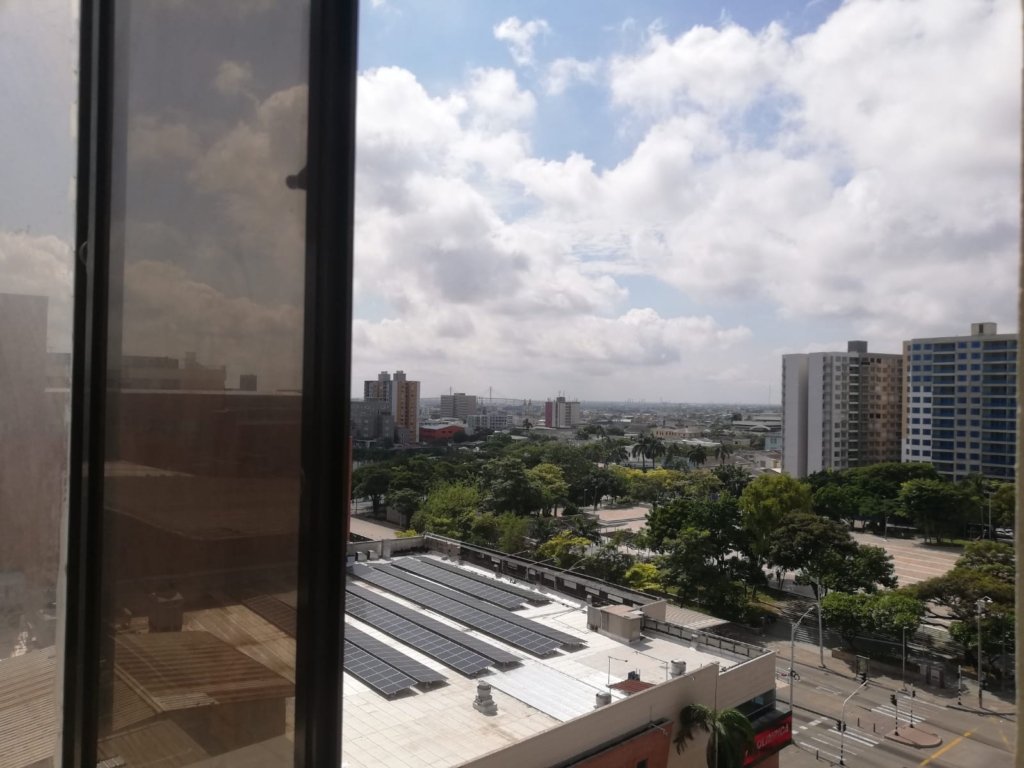APARTAMENTO BIEN SITUADO CON HERMOSA VISTA EXCELENTE ESTADO