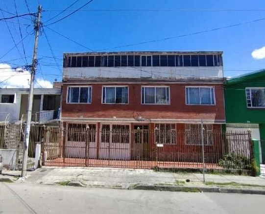 EXCELENTE CASA SPRING BOGOTA