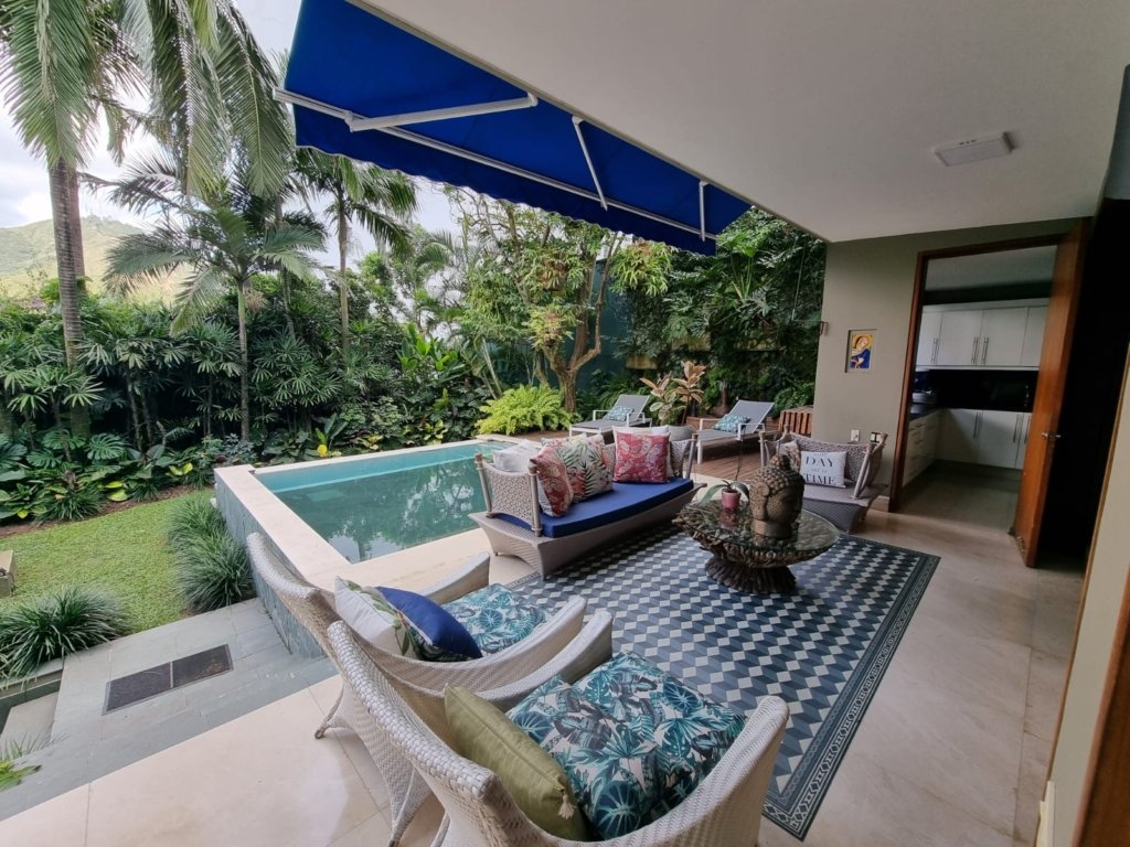 CASA EN OESTE DE CALI CON VISTA A LA CIUDAD, BARRIO LA ARBOLEDA