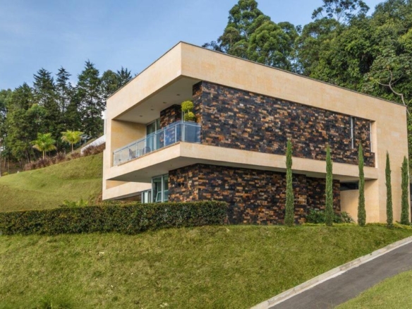Casa en La Calera, Poblado