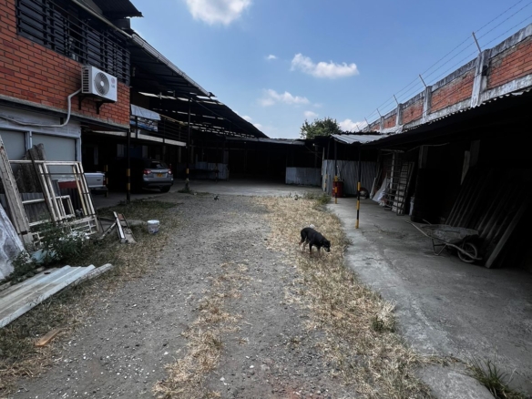 SE VENDE BODEGA UBICADA EN SECTOR INDUSTRIAL Y COMERCIAL EN LA CIUDAD DE PALMIRA, VALLE
