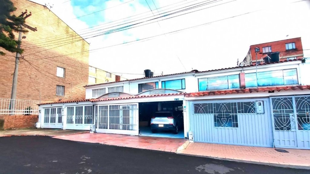 Venta casa en Modelo Norte 231 m2