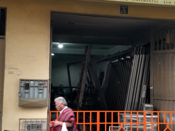 SE VENDE CASABODEGA BARRIO IREGUI MOSQUERA