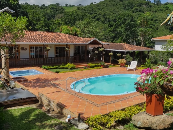 Casa Campestre en Parcelación el Paramito