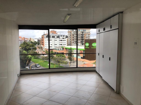 Oficina en Bogotá en Excelente ubicacion