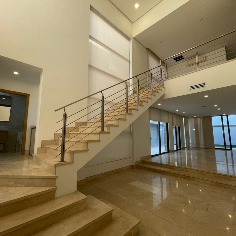 SE ARRIENDA O SE VENDE CASA DE LUJO EN VILLACAMPESTRE