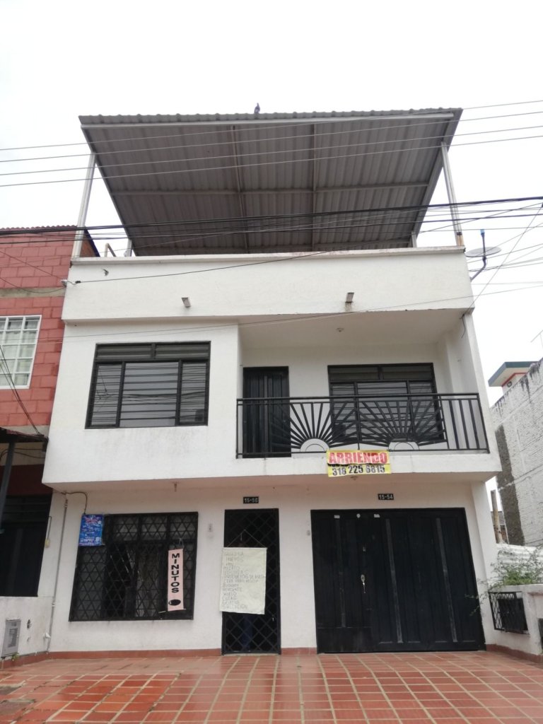 Vivienda Familiar de 3 pisos barrio la Pradera