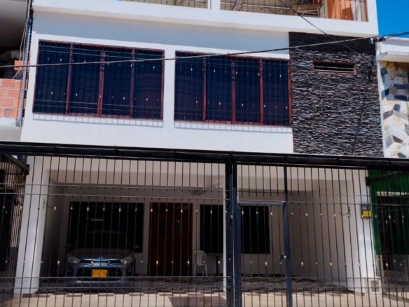Casa de tres niveles Barrio Villacolombia