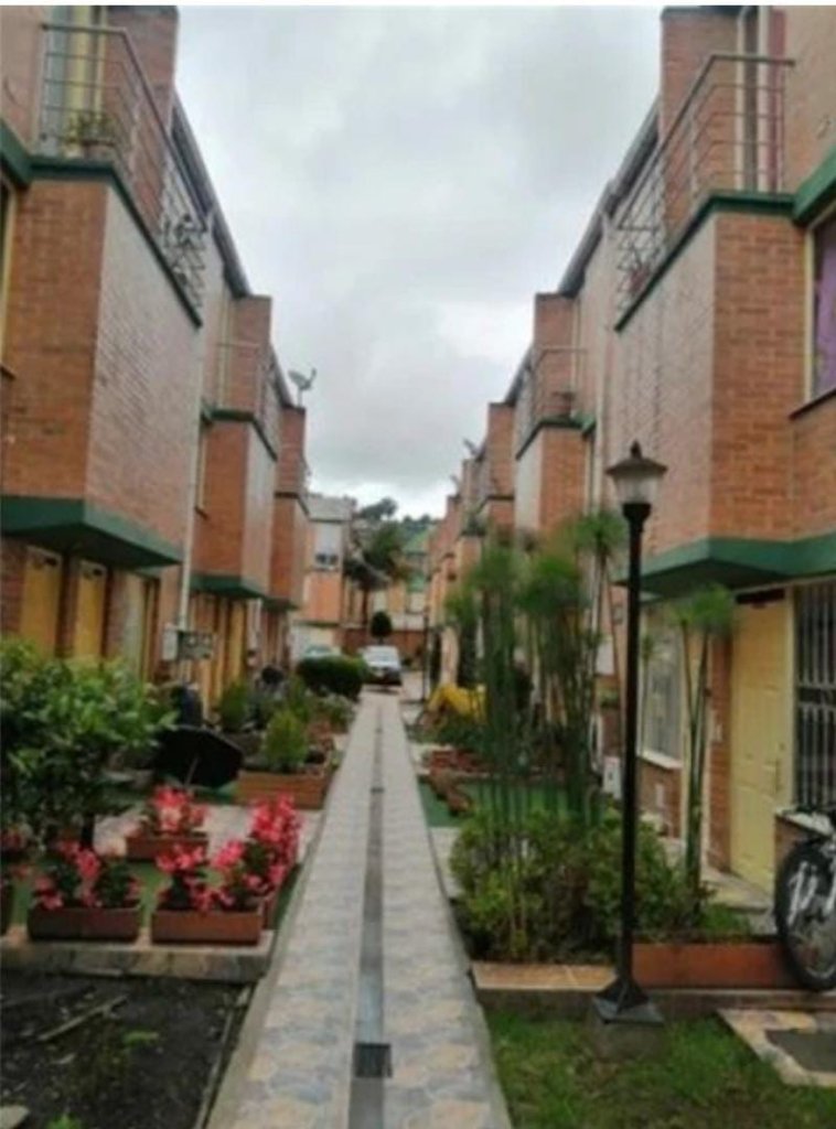 Casa en Conjunto Balcones de Campanella Suba