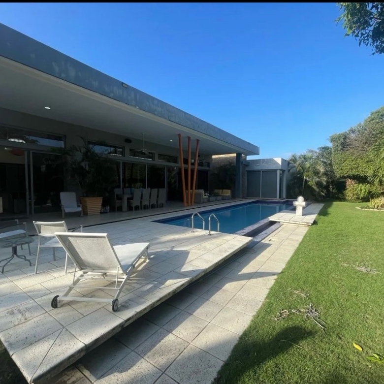 CASA DE LUJO PARA LA VENTA EN EL CAUJARAL