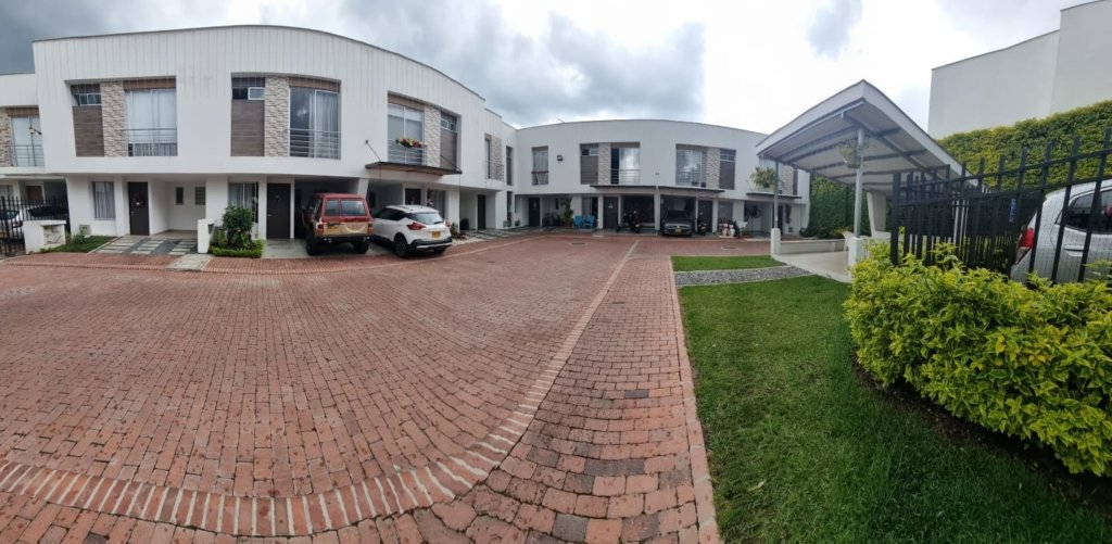 Casa en el Conjunto Residencial El Oasis