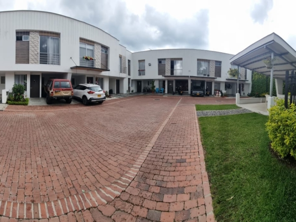 Casa en el Conjunto Residencial El Oasis