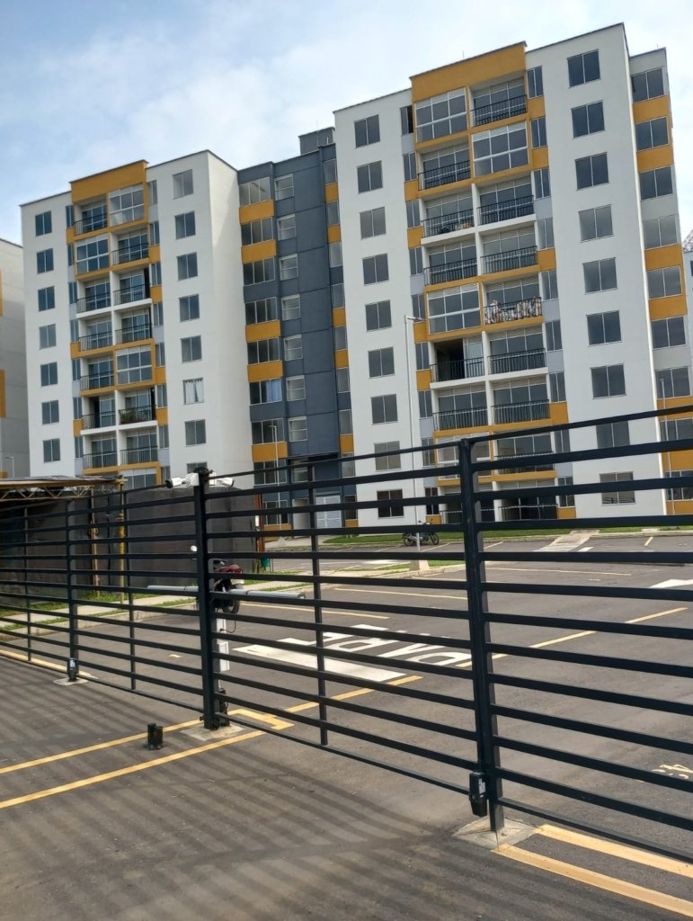 Apartamento nuevo en obra gris en unidad Palmetum Park Club House