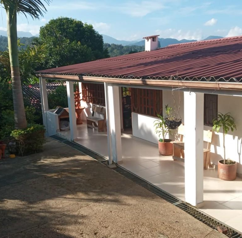 Finca en Silvania vereda la Victoria fácil acceso
