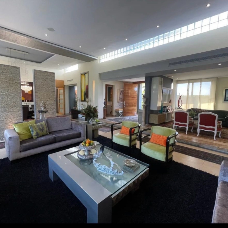 CASA DE LUJO PARA LA VENTA EN EL CAUJARAL