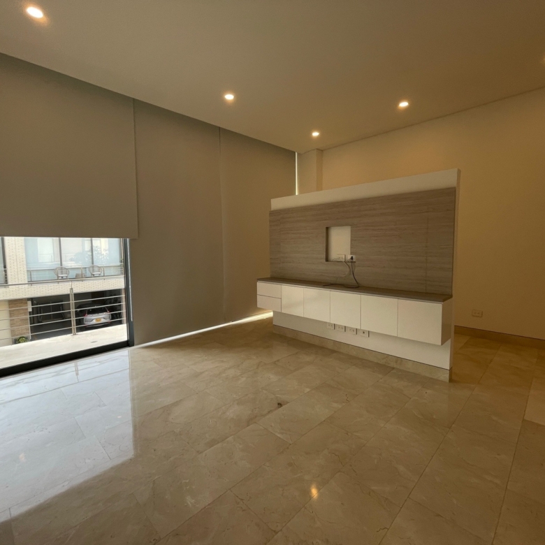 SE ARRIENDA O SE VENDE CASA DE LUJO EN VILLACAMPESTRE