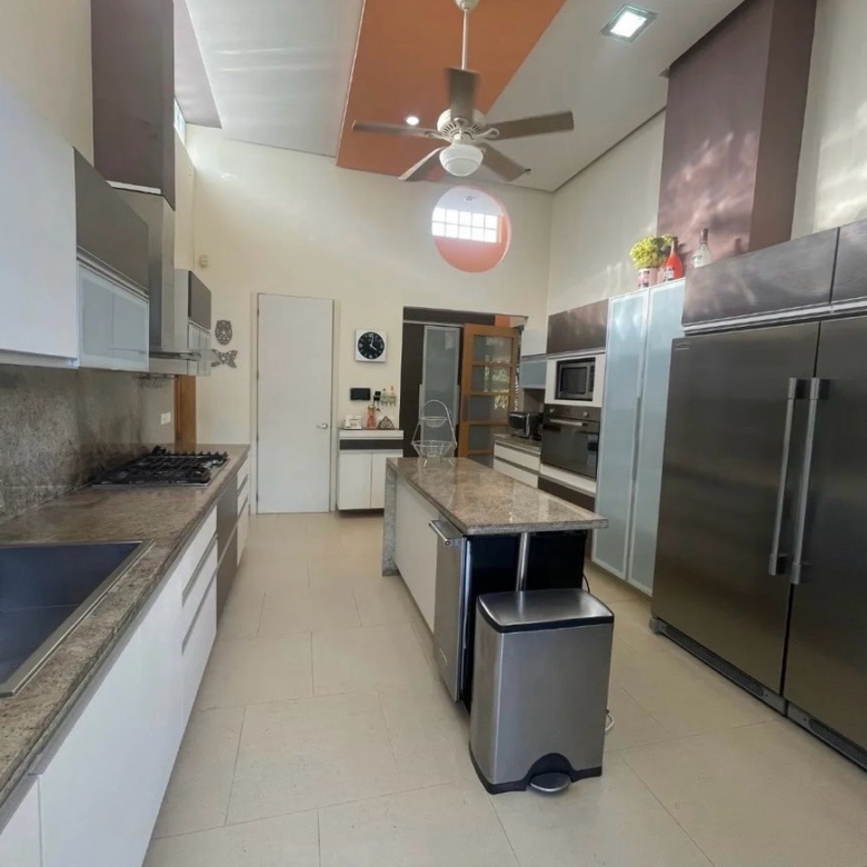 CASA DE LUJO PARA LA VENTA EN EL CAUJARAL