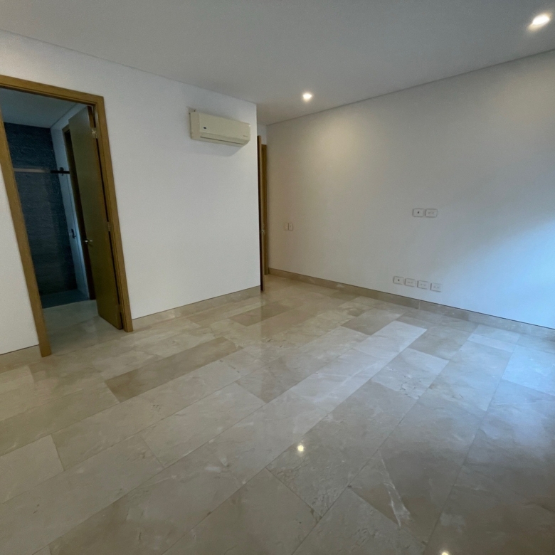 SE ARRIENDA O SE VENDE CASA DE LUJO EN VILLACAMPESTRE