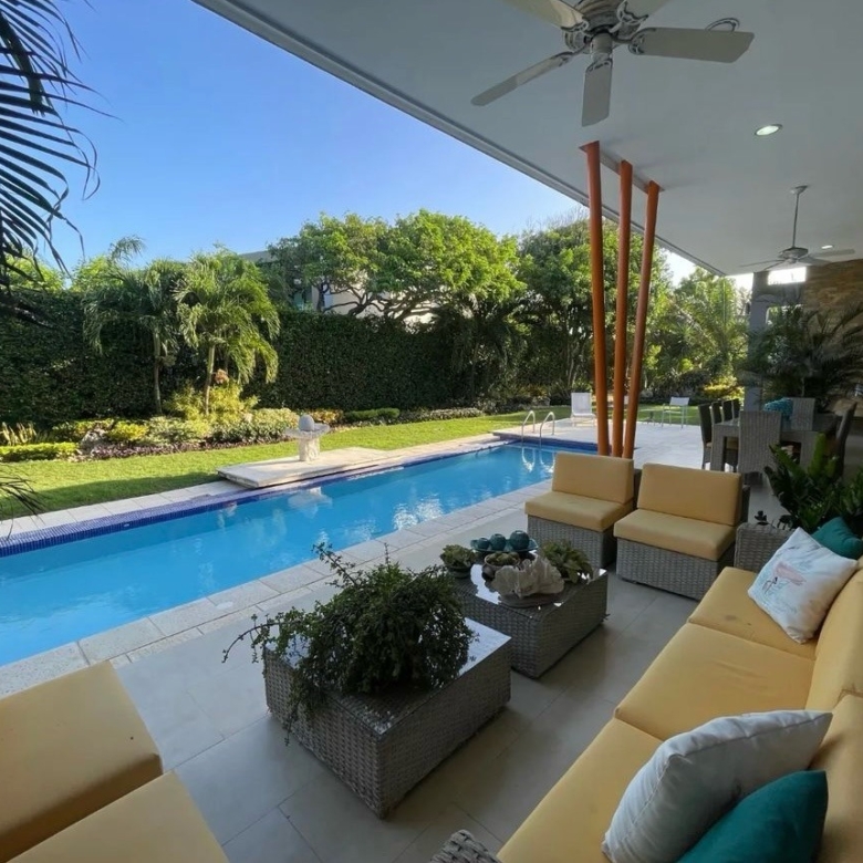 CASA DE LUJO PARA LA VENTA EN EL CAUJARAL
