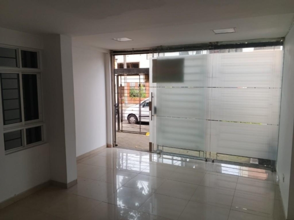 Arriendo Oficina o local comercial ligero