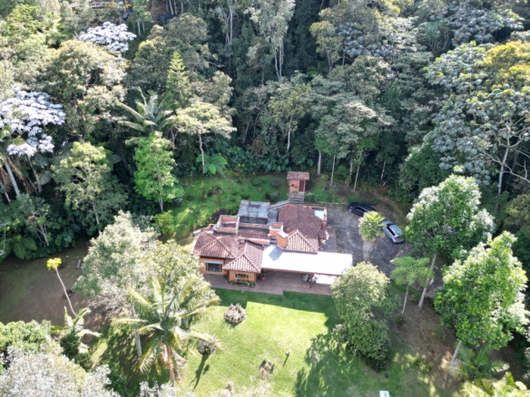 Finca Campestre Rodeada de Naturaleza En Exclusiva Parcelacion – Ubicacion Estrategica
