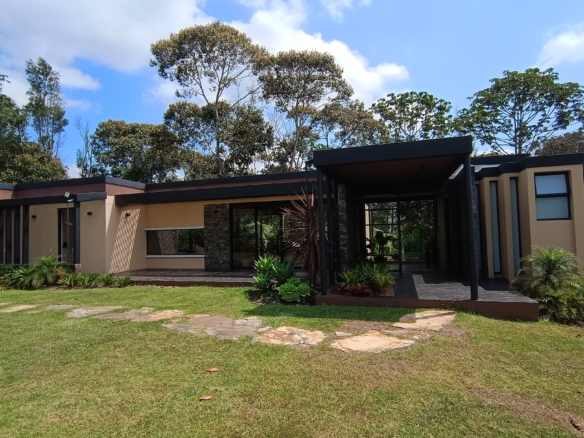 One Level Home in Gated Community with Mountain Views and Super Location