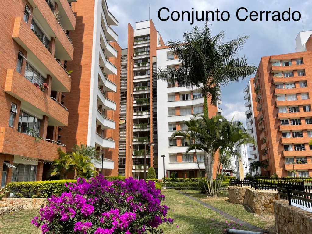 VENTA APARTAMENTO EN EL OESTE DE CALI, CRISTALES, TORRES DE CAMELOT
