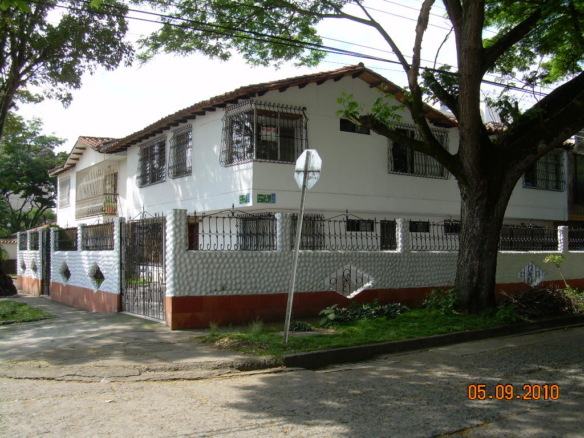 Vendo CASA EN LA FLORA SERVICIOS INCLUIDOS