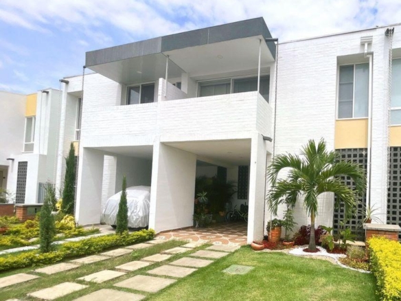 Casa en conjunto cerrado Tulipanes del Castillo