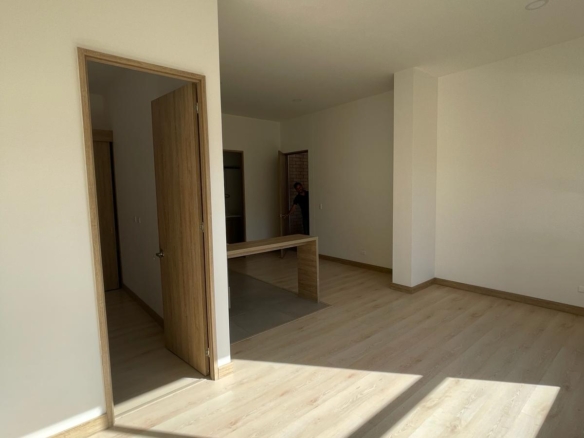 Apartamento en el Retiro Santa Barbara, por la industria del Cuero