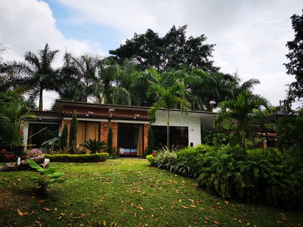 Casa Campestre en unidad Bosques de San Martin en Santander de Quilichao