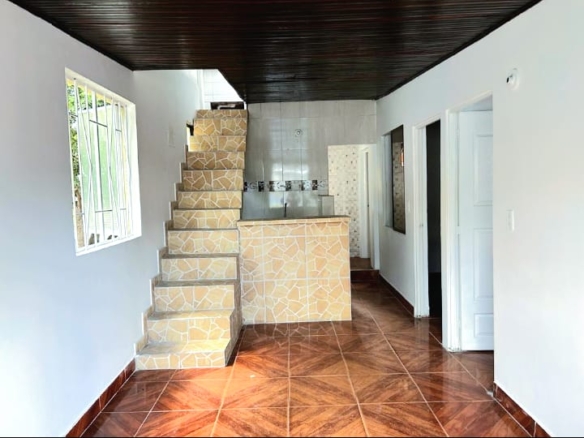 Apartamento esquinero en segundo piso en Rincon de Girón