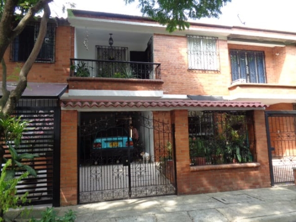 Casa 2 pisos en El Barrio Caney